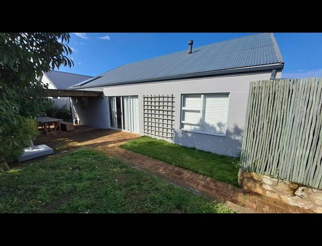 4 BEDROOM HOUSE FOR SALE IN STILBAAI-WES
